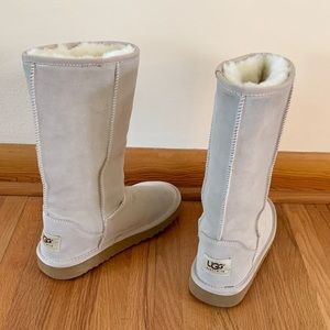Ugg classic tall boots - sand - size 6